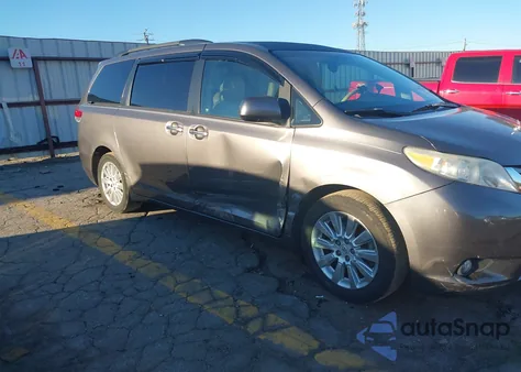 2011 Toyota Sienna Xle z USA, uszkodzony, nr VIN 5TDDK3DC7BS019419